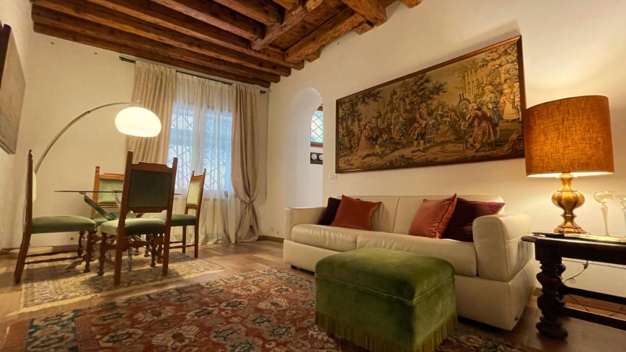 Apartment Leone Marciano Independent And Private Entrance