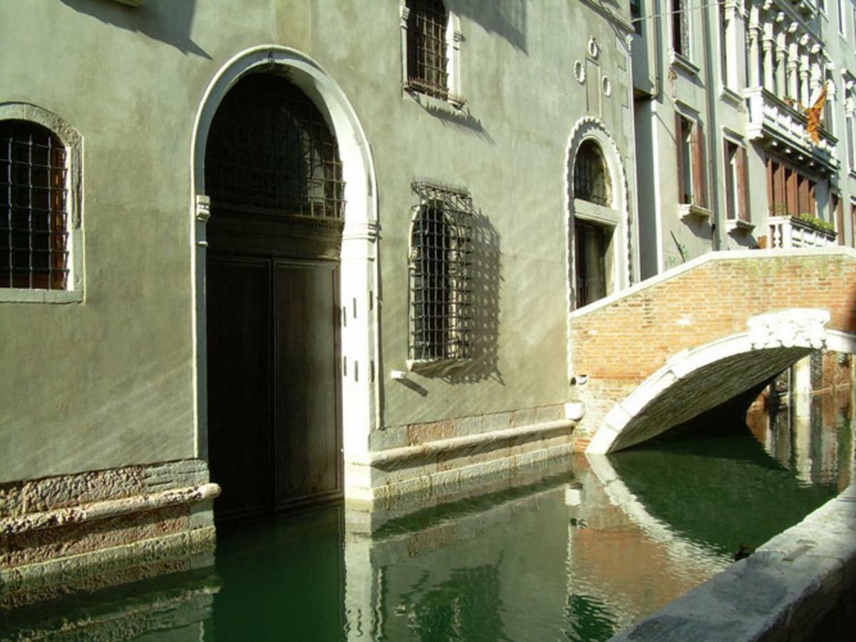 Leone Marciano Independent And Private Entrance *