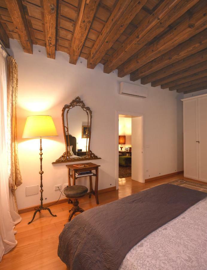 Leone Marciano Independent And Private Entrance Apartment Venedig